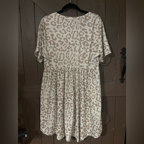 NWOT Leopard print dress - Picture 2 of 3